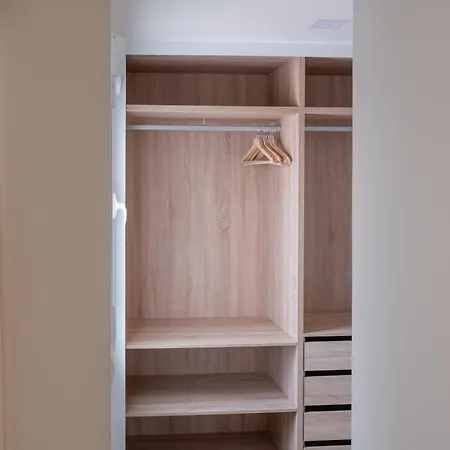 Apartment Victoria's Modern And Cosy 2 Bedroom *